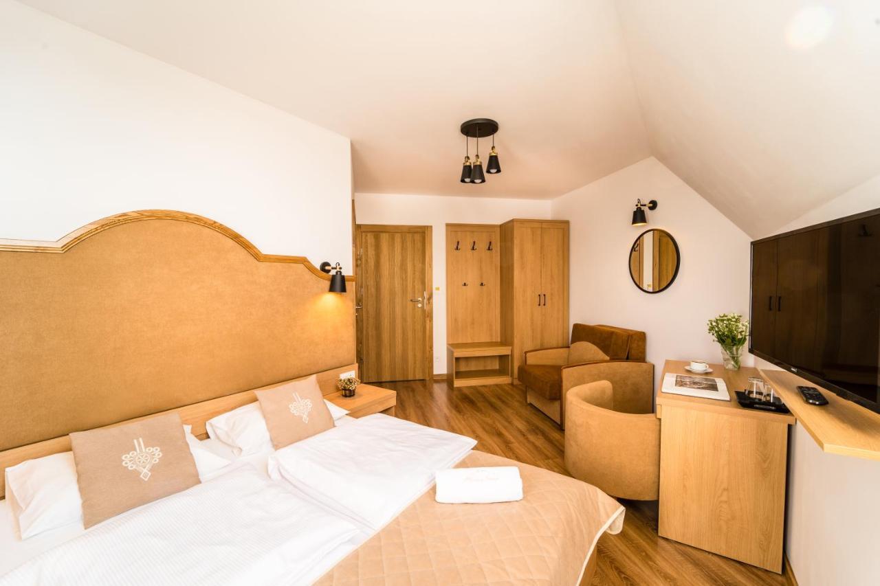 Miodowy Dworek Guest house *