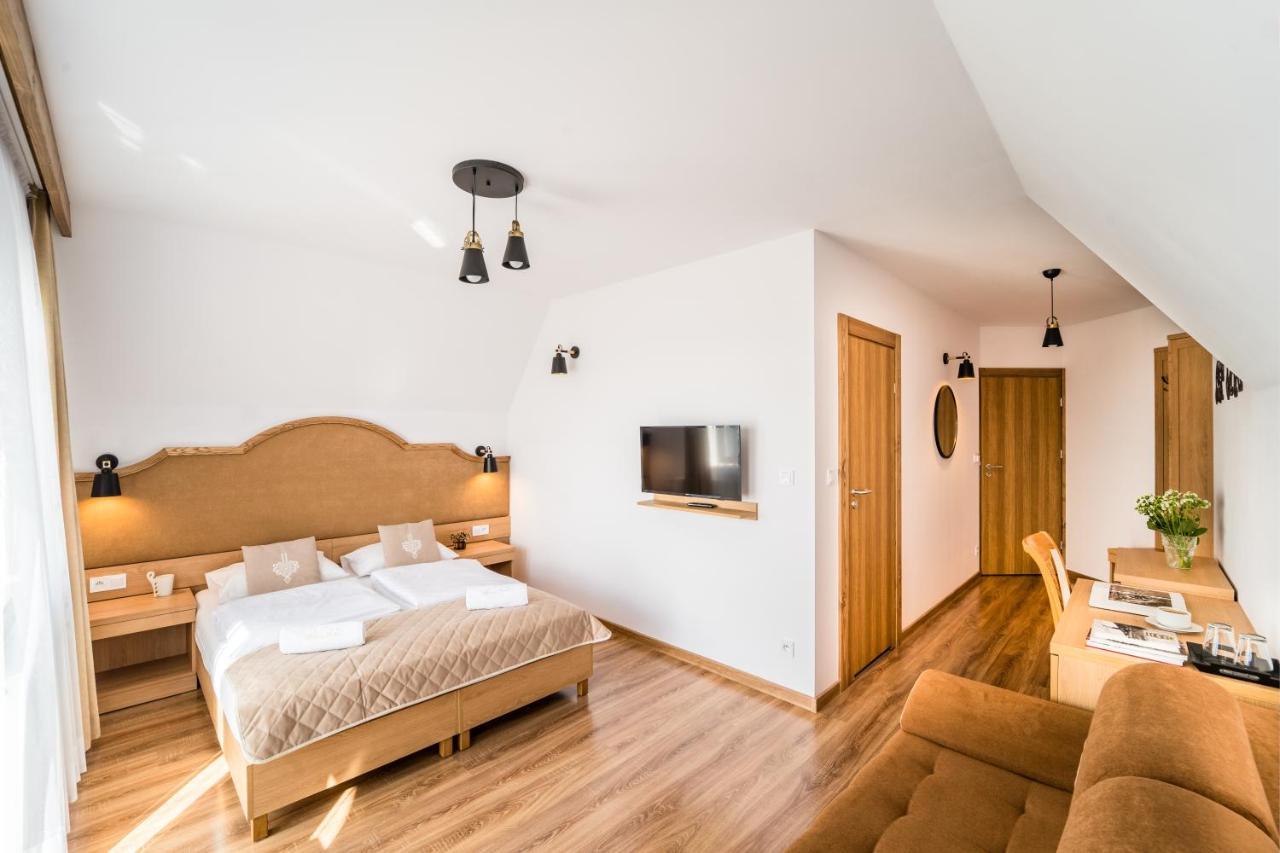 Miodowy Dworek Guest house *
